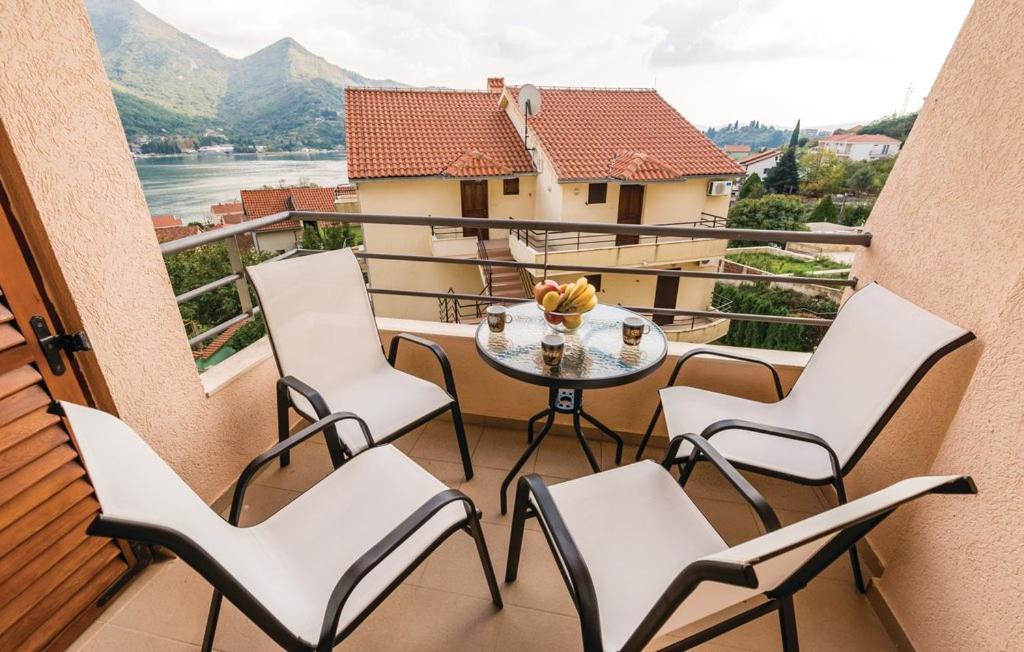 Port Adria Apartments Kamenari Buitenkant foto