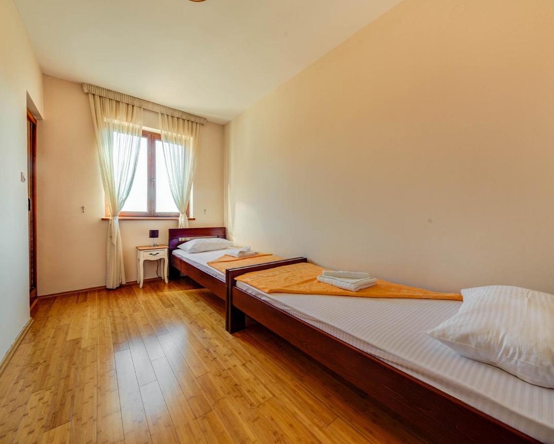 Port Adria Apartments Kamenari Buitenkant foto